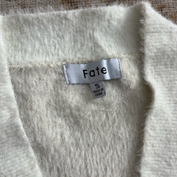 Fate patterned button down sweater - Picture 5 of 6